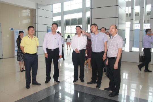 湛江市政协主席许顺带队到我院调研人才引进工作
