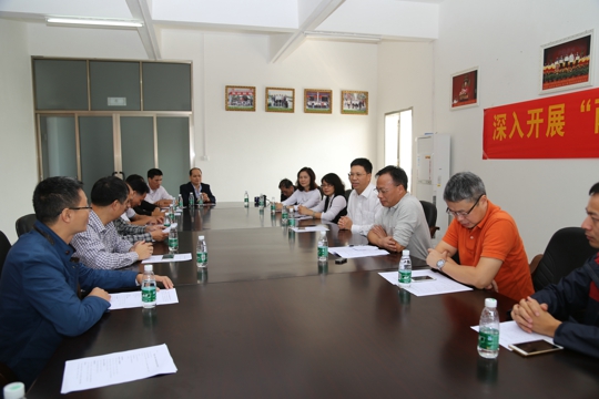 我院陈志辉书记代院医院在精准扶贫座谈会上讲话（翁冬宁摄）