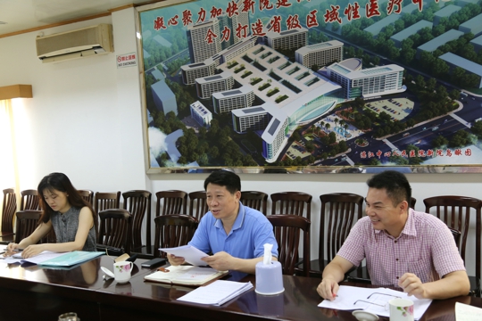 市卫计局检查组充分肯定我院党风廉政建设工作(周东摄)